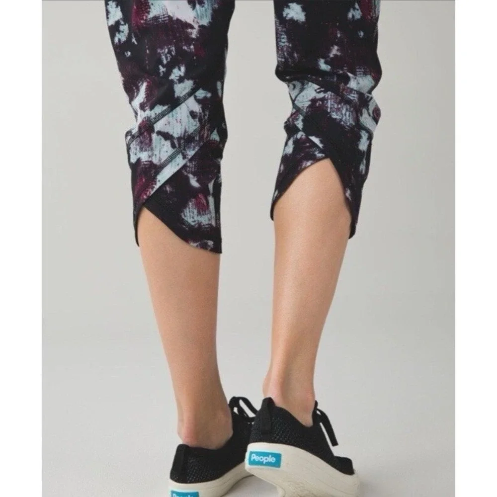 Lululemon Tranquil Crop Pants High Waist Kara Blossom Multi Black Women's Size 4